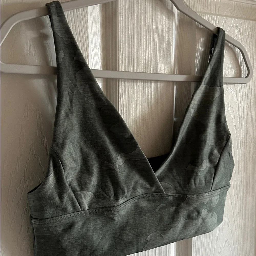 PrAna Layna Sage Camoflauge Adjustable Straps‎ Sports Bra Size Small